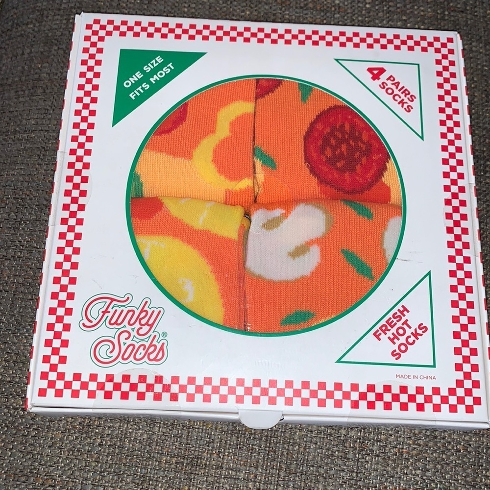 BNWT Funky Socks 4Pack of Socks in Pizza Box